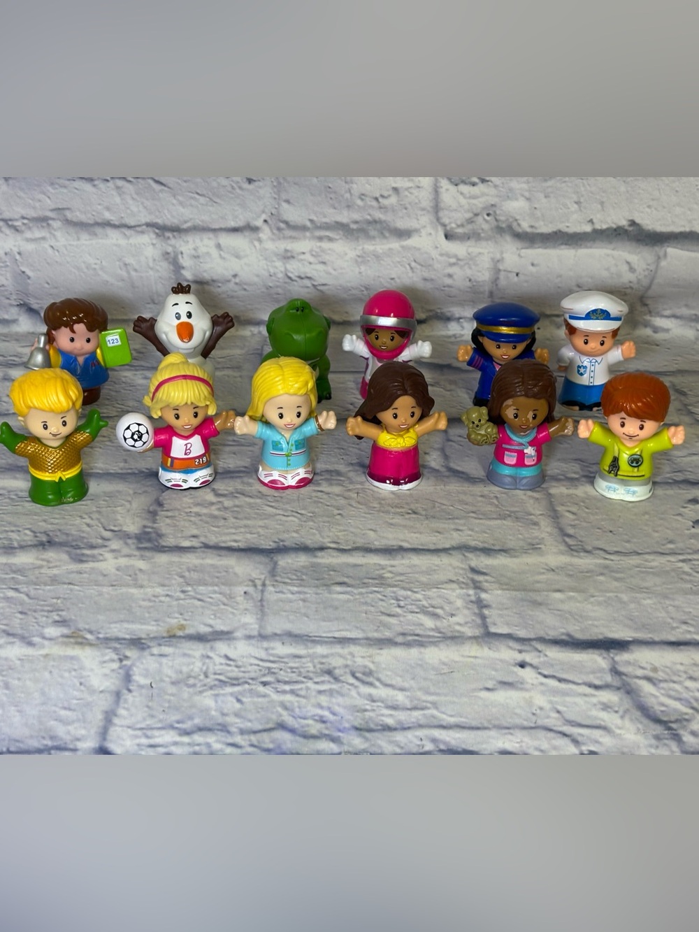 Lot of (12) Fisher-Price Little People figurines And Animals Olaf Barbie Rex
